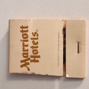 MARRIOTT HOTELS WE DO IT RIGHT Vtg Book Collectible Matches Matchbook - Image 1